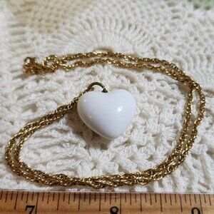 Simple heart white stone heart pendant necklace